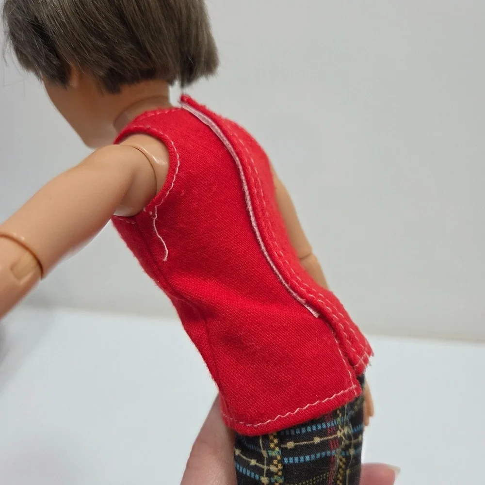 Spin Master LIV DOLL  MAKING WAVES - JAKE BOY 2011 - Shirt & Shorts